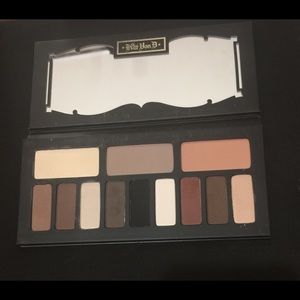 Kat Von D Shade and Light Eye palette