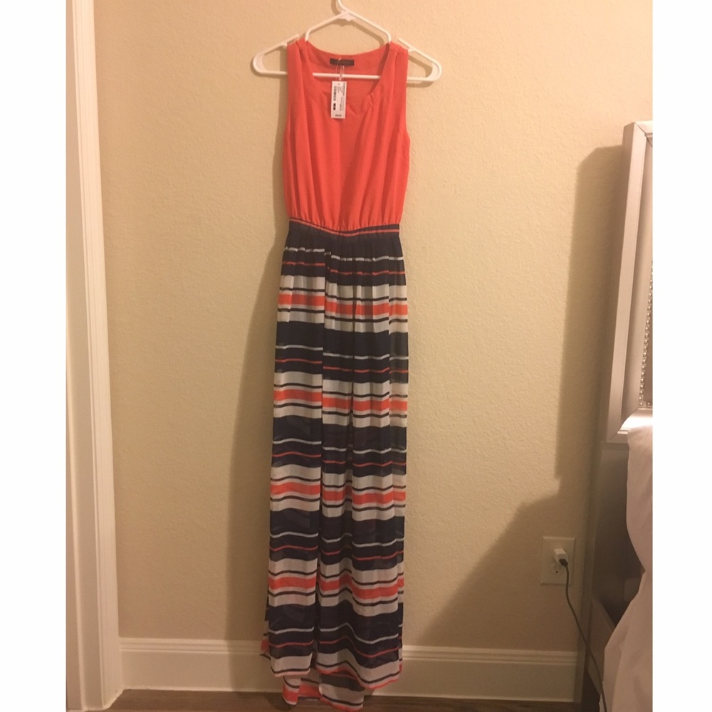 🆕🆕 NWT!! Maxi Dress 👗