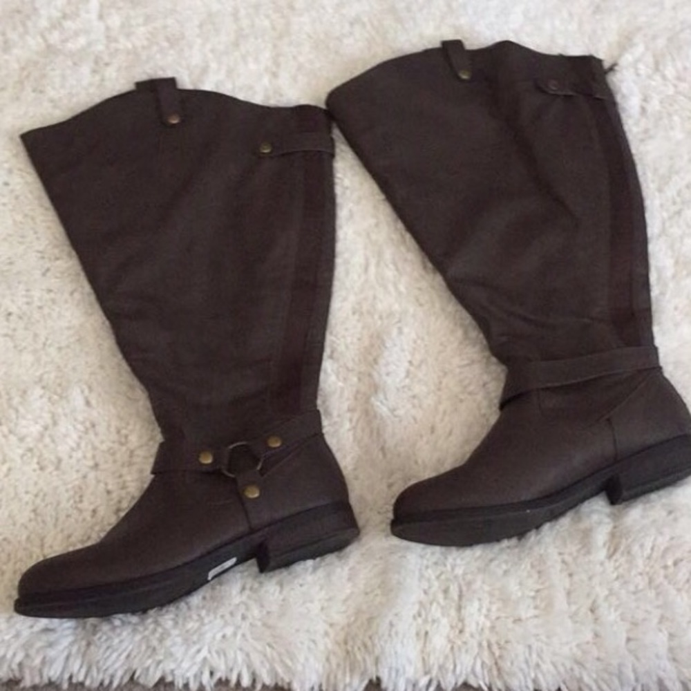 Extra wide calf boots