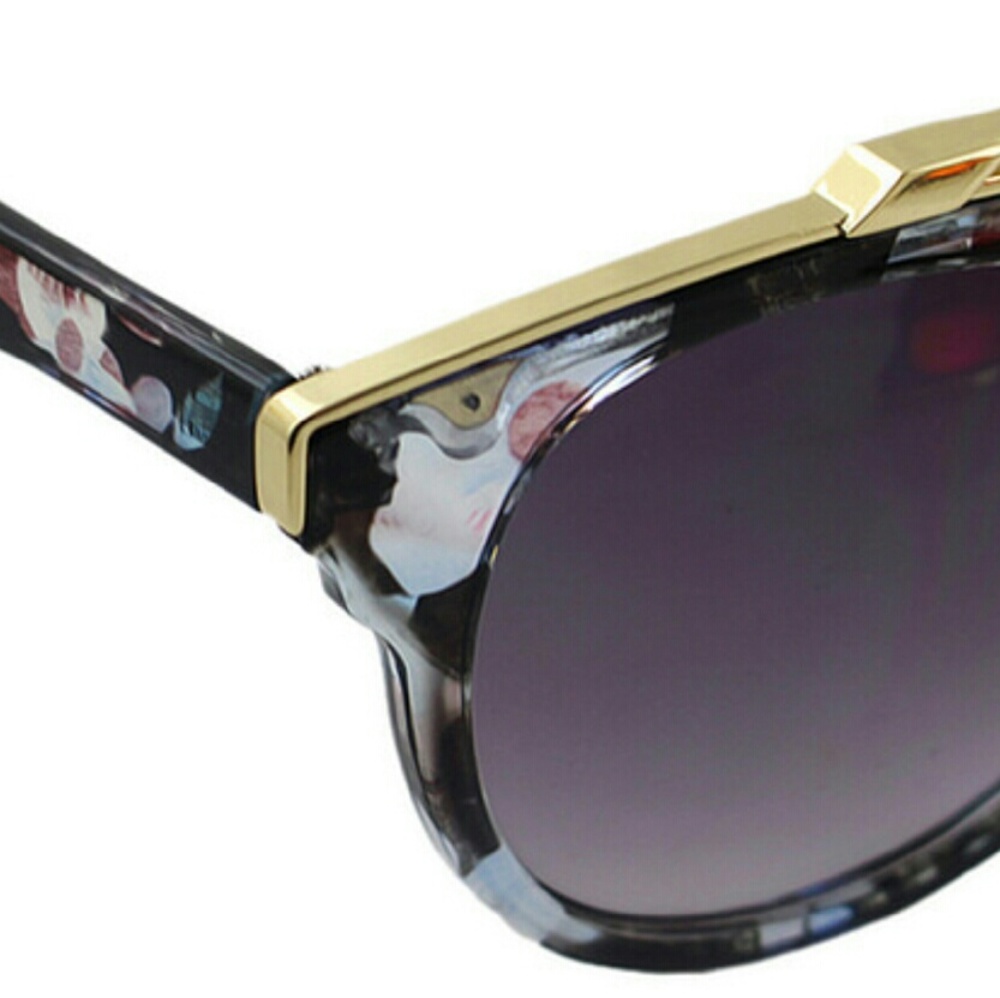 DESTASH-- Last Piar!!! Cat Eyed Sunglasses! - Picture 2 of 2