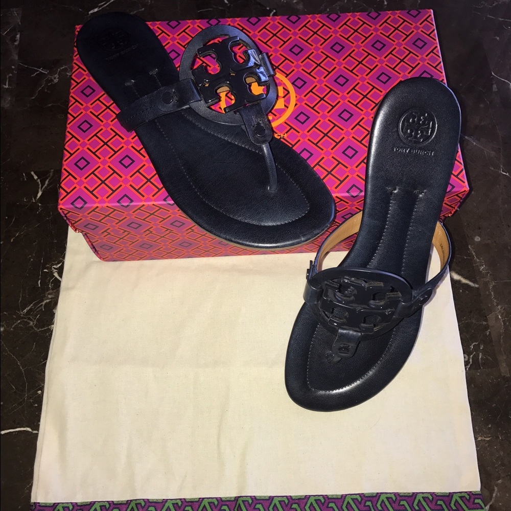 *Authentic* Tory Burch Miller 2 Navy sandals