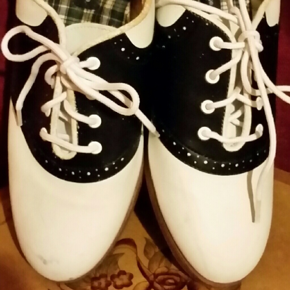 SADDLE SHOES