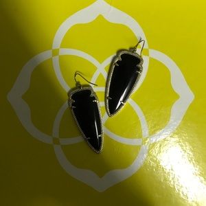 Black Kendra Arrowheads