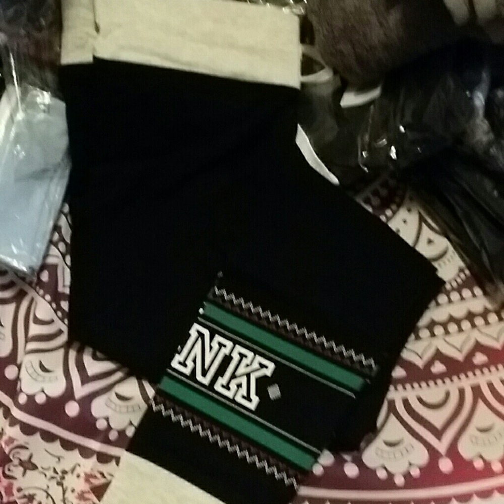 NIB VS PINK YOGA LEGGINGS