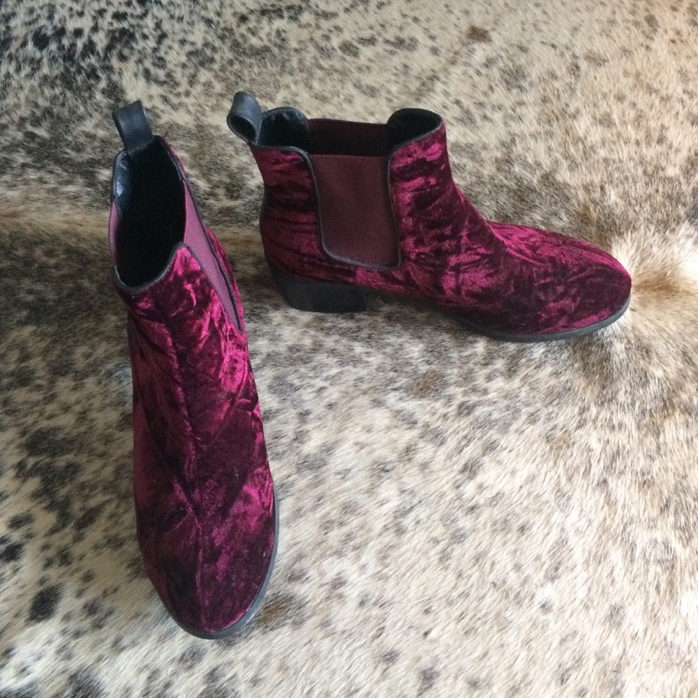 Matisse Crushed velvet booties