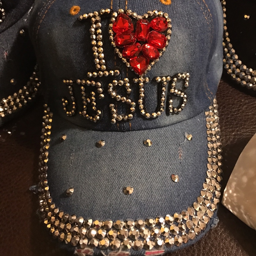 I ❤️ Jesus Bling Cap