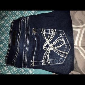 Dark Wash Wallflower Skinny Jeans