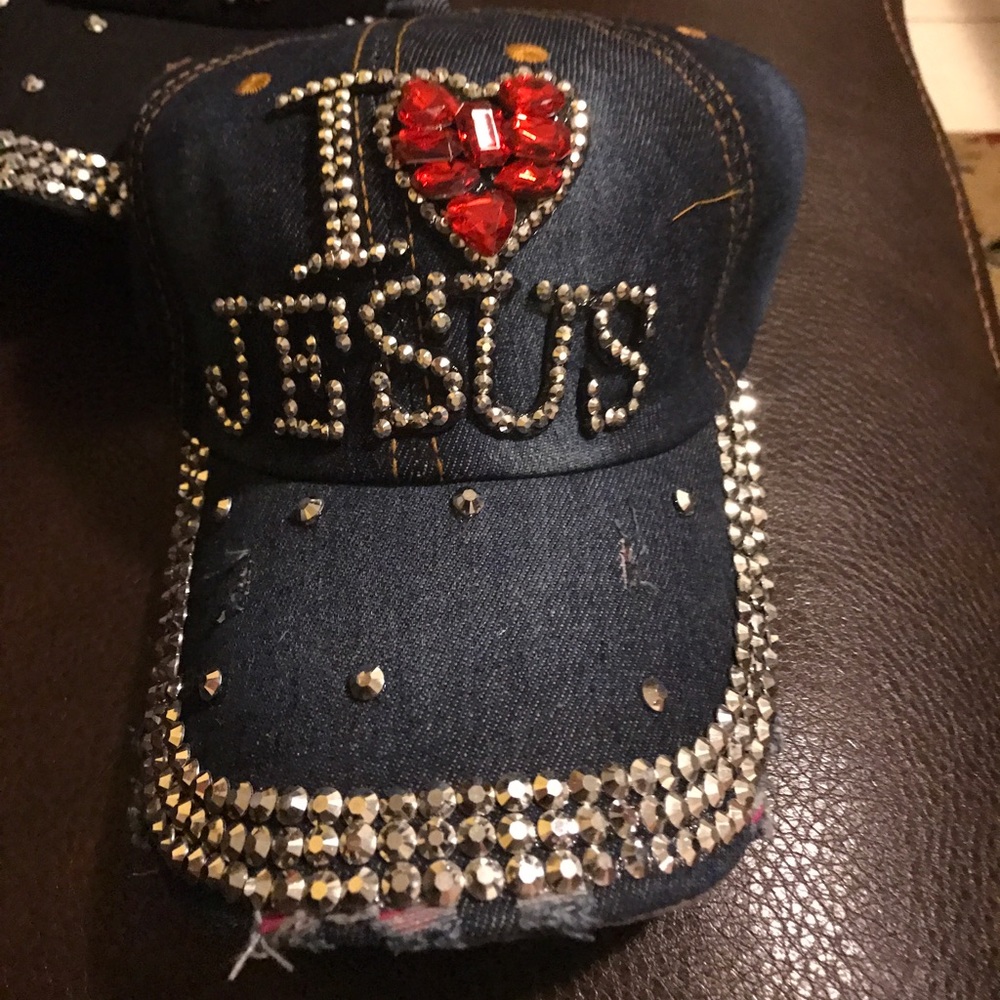 I ❤️ Jesus Bling Cap