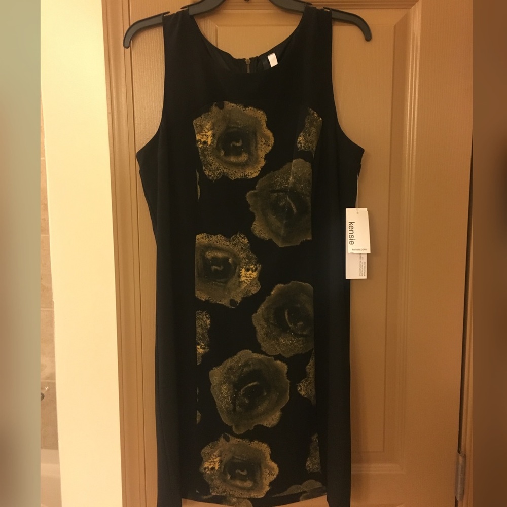 Kenzie Black/Gold Floral Shift Dress