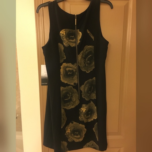 Kenzie Black/Gold Floral Shift Dress - Picture 2 of 2
