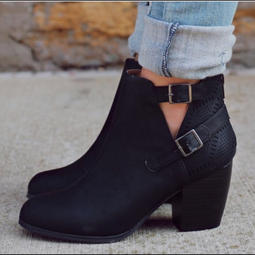 Size 8 black booties