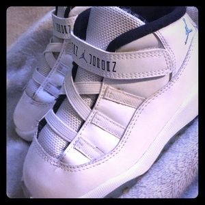 11's Jordan's white & baby blue