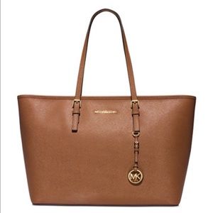 BRAND NEW Michael Kors Jet Set Tote🎀