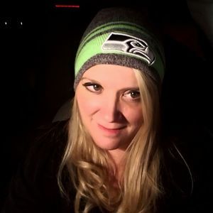 Meet your Posher, Lorie