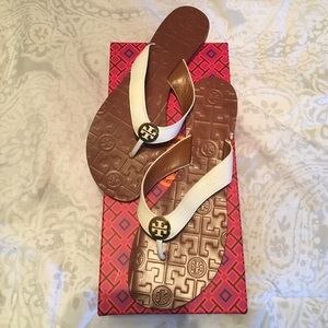 Tory Burxh Thora Sandal Tumbled Leather/Metal Logo