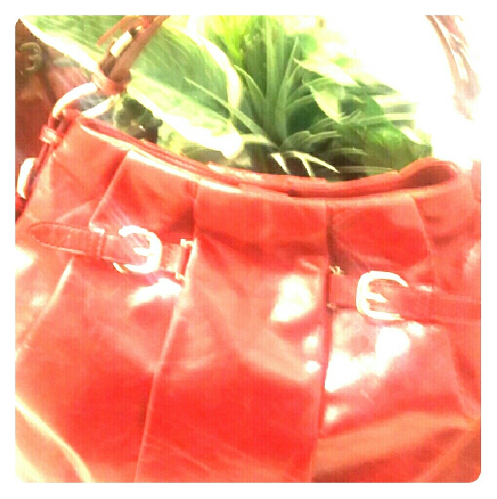 Red leather bag by Red Lips