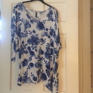 Floral lightweight sweater