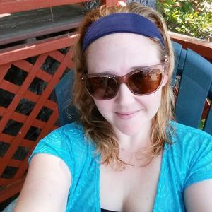 Meet your Posher, Becca