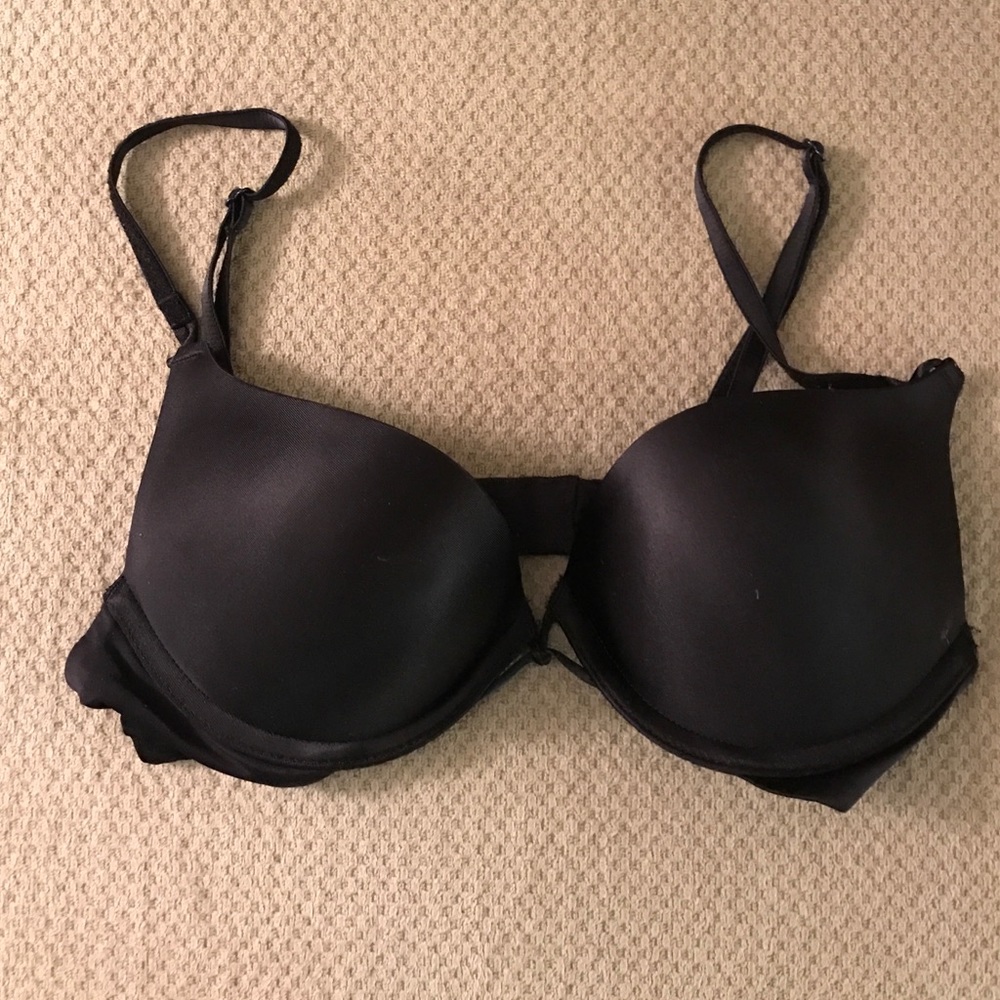 32A Victoria's Secret bombshell miraculous bra