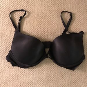 32A Victoria's Secret bombshell miraculous bra