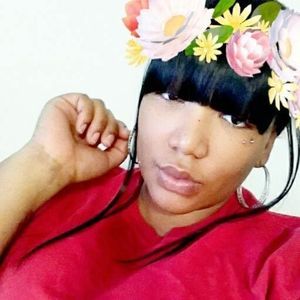 Meet your Posher, Monique