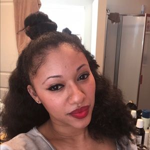 Meet your Posher, Jessica