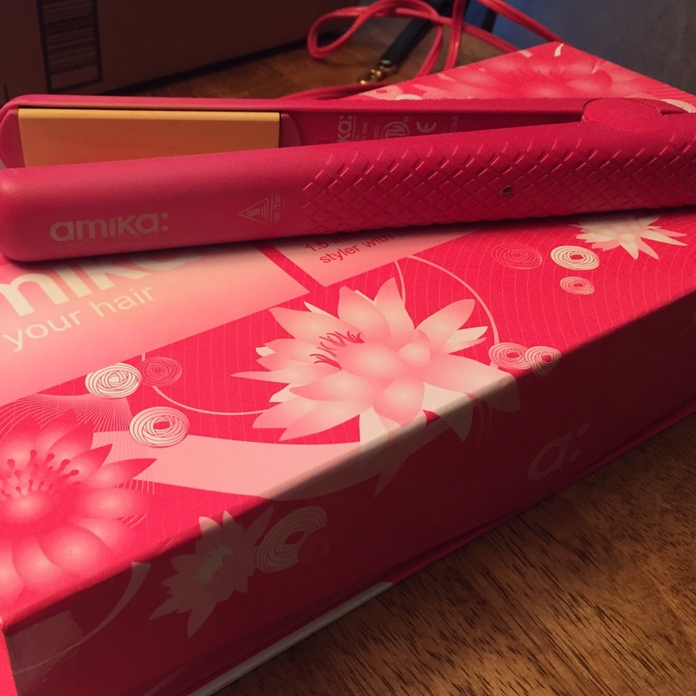 Amika hot pink ceramic styler