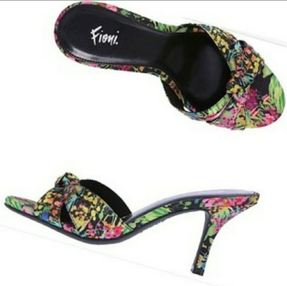 NWT!🎉FLORAL🌹MARGOT KNOT PEEP TOE SANALS!