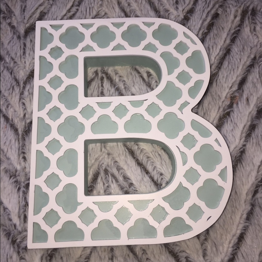 B initial wall decoration (moving must sell fast)