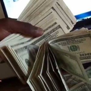 Meet your Posher, Uzí