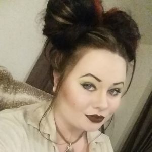 Meet your Posher, Cloe