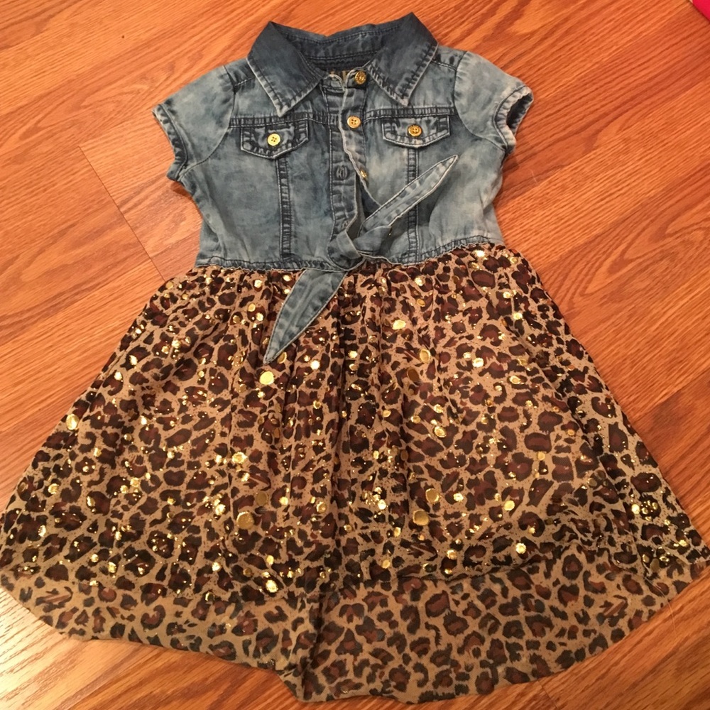 Kids guess dress