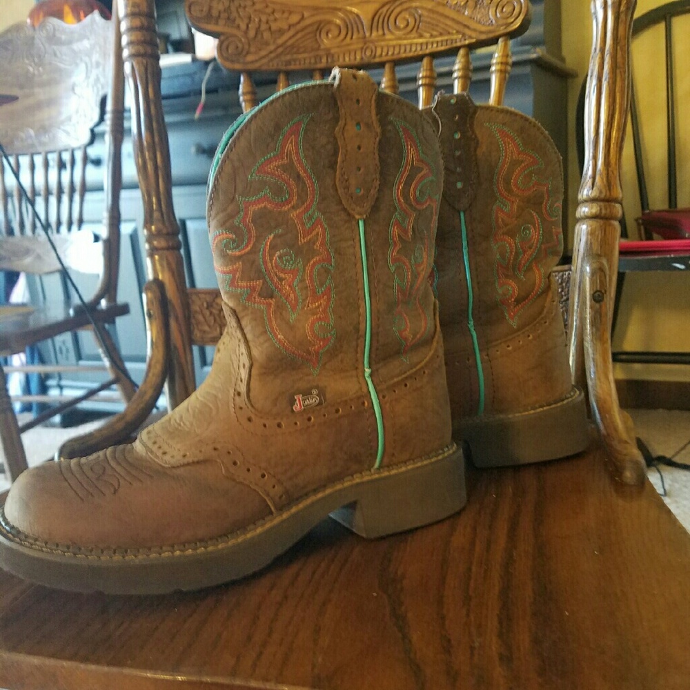 Justin boots with box