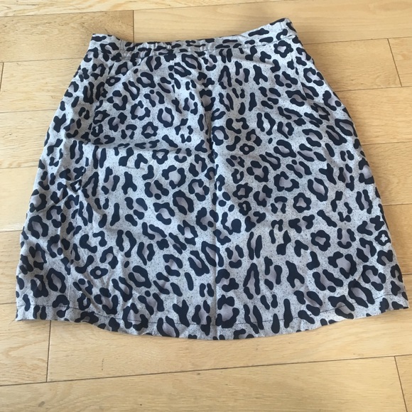 Urban Outiftters zip front leopard skirt - Picture 3 of 6