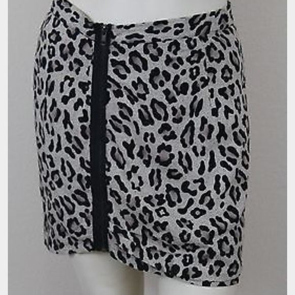 Urban Outiftters zip front leopard skirt - Picture 5 of 6
