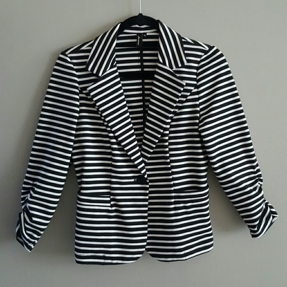 Ambition Jackets & Blazers - AMBITION blazer with black and white stripes