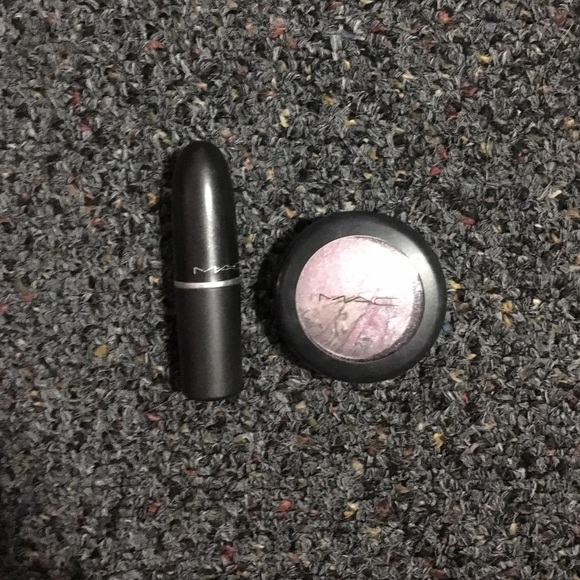 Mac eyeshadow and lipstick - Picture 1 of 2