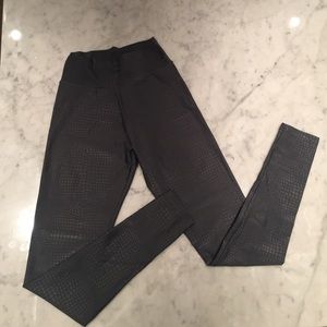 Metallic Liquido Active Leggings
