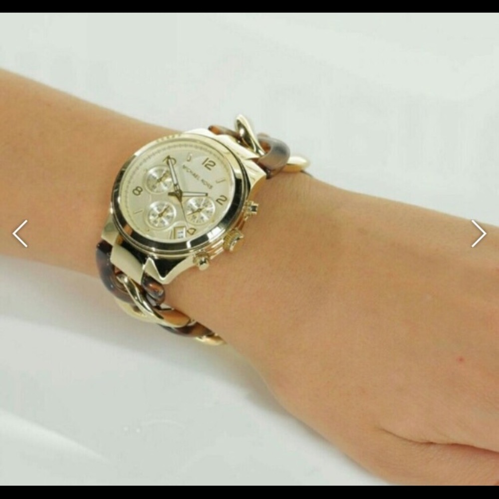 Michael Kors Tortoise and Gold Chainlink watch - Picture 2 of 4