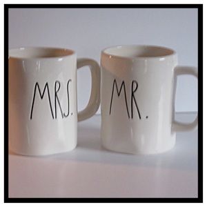 Rae Dunn- MR & MRS MUGS☕️