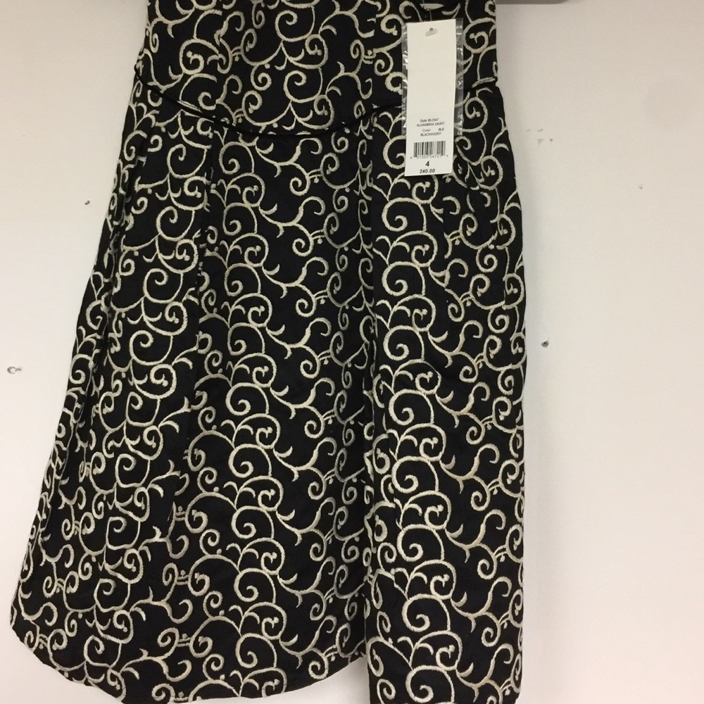 Black/ivory Alhambra skirt  size 4
