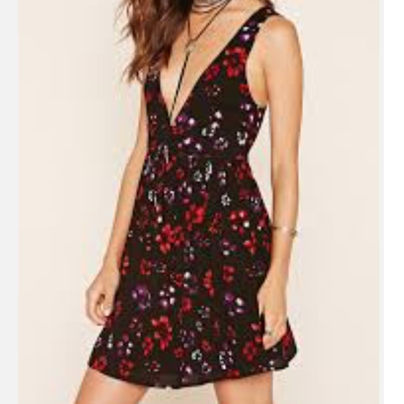 2 for $10 Forever 21 Plunging Floral Strappy back Dress NWT - Picture 7 of 7