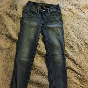 American Eagle light wash jegging