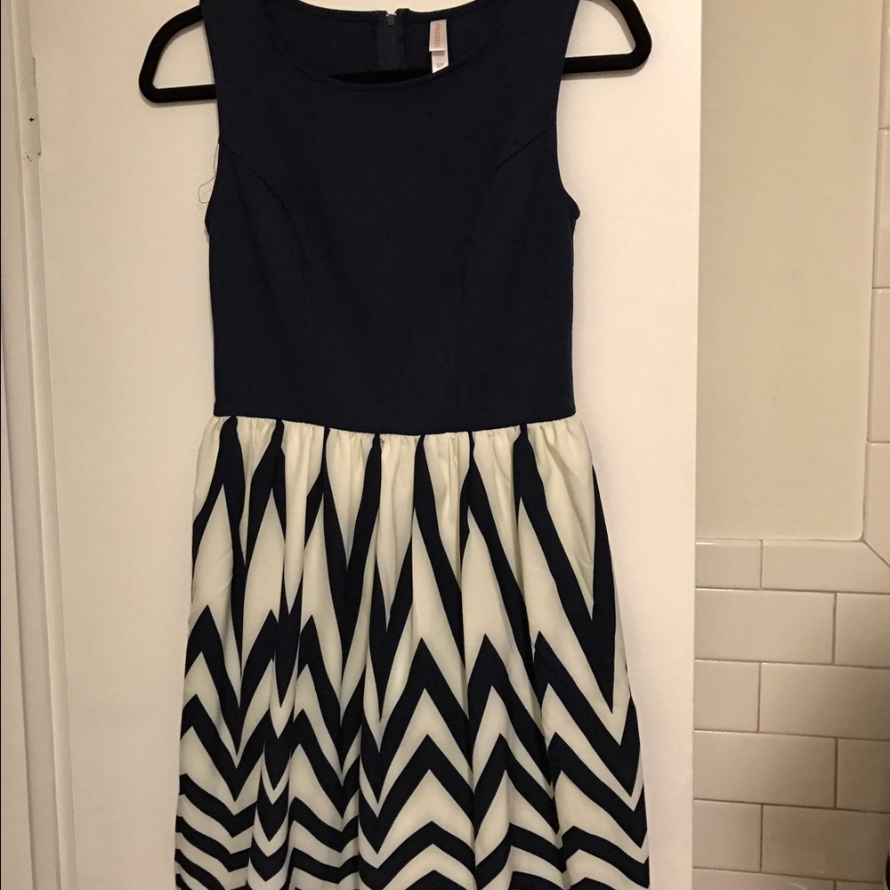 Fit and flare navy chevron stripe dress