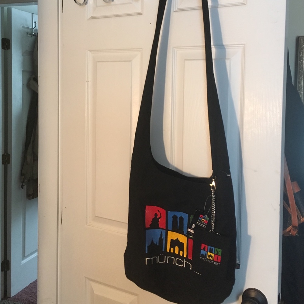 New cross over bag inside zip and phone pockets