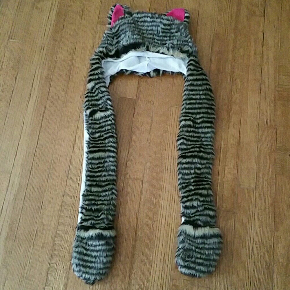 Cat hat / scarf / mitten all-in one NWOT