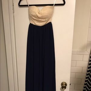 NWT lace keyhole navy maxi dress
