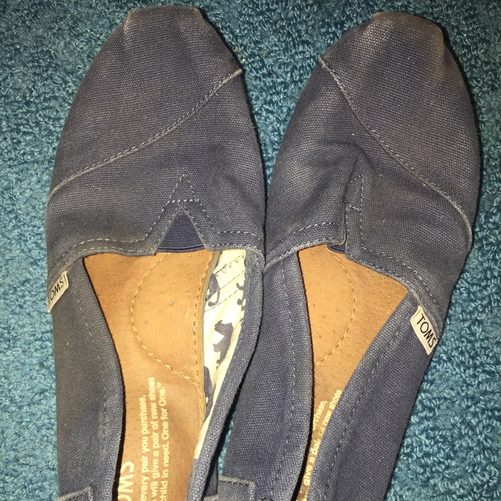 Navy Toms