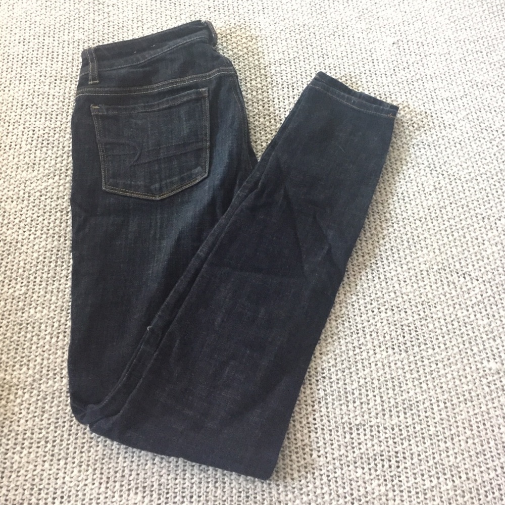 High-Waisted American Eagle Outfitters Jeans