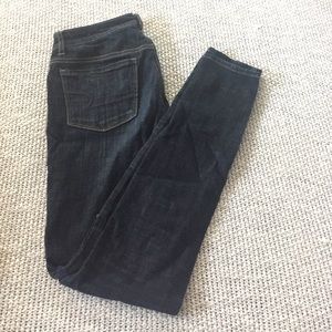High-Waisted American Eagle Outfitters Jeans